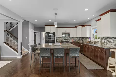 Kitchen - 13028 Waterleaf Dr, Saint John, IN 46373 photo 4 of 4