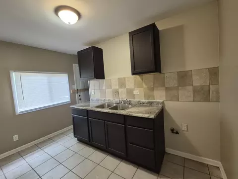 785 Taney St, Gary, IN 46404 photo 5
