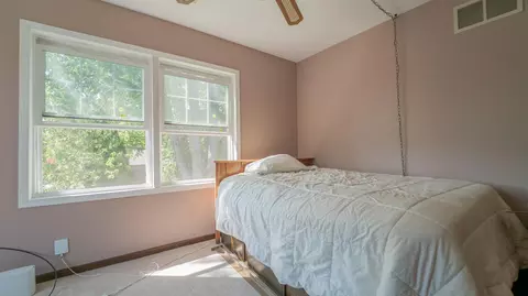 Bedroom - 1320 Cedarcrest Dr, Munster, IN 46321 photo 5 of 6