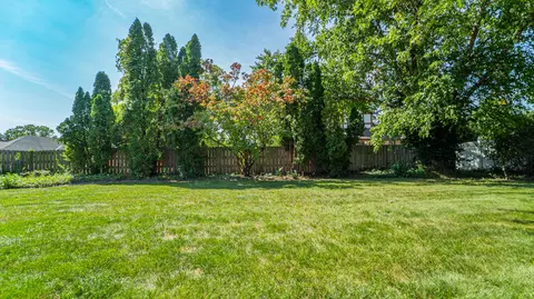 Exterior - 1320 Cedarcrest Dr, Munster, IN 46321 photo 4 of 5