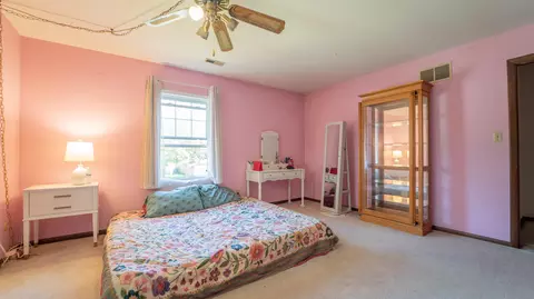 Bedroom - 1320 Cedarcrest Dr, Munster, IN 46321 photo 4 of 6