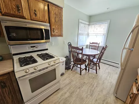 Kitchen - 2721 Birch Ave, Whiting, IN 46394 photo 2 of 3