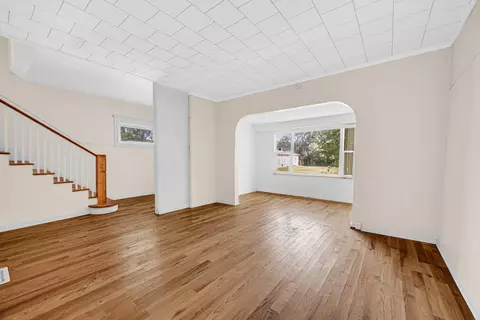 Living - 846 Stevenson St, Gary, IN 46406 photo 3 of 4