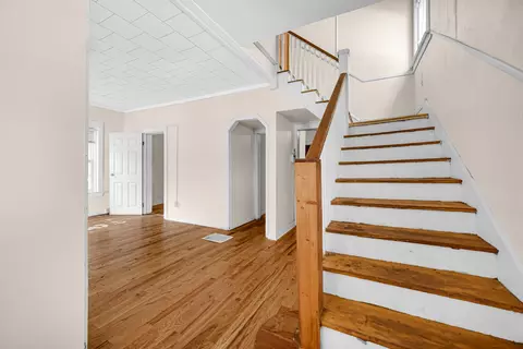 Entry Way - 846 Stevenson St, Gary, IN 46406 photo 1 of 1
