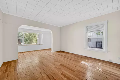 Living - 846 Stevenson St, Gary, IN 46406 photo 2 of 4