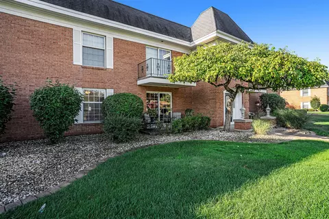 Exterior - 1638 Camellia Dr #1A, Munster, IN 46321 photo 1 of 4