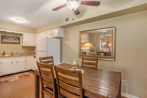 Dining - 1638 Camellia Dr #1A, Munster, IN 46321 photo 1 of 1