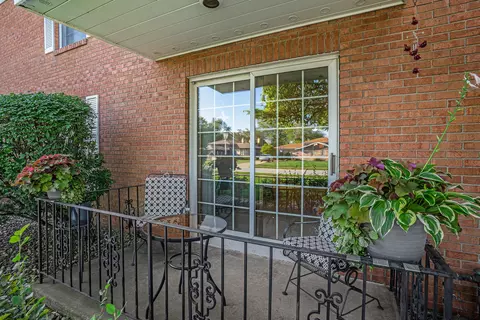 Exterior - 1638 Camellia Dr #1A, Munster, IN 46321 photo 3 of 4