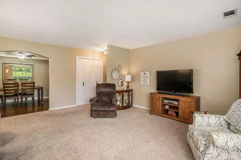Living - 1638 Camellia Dr #1A, Munster, IN 46321 photo 4 of 4