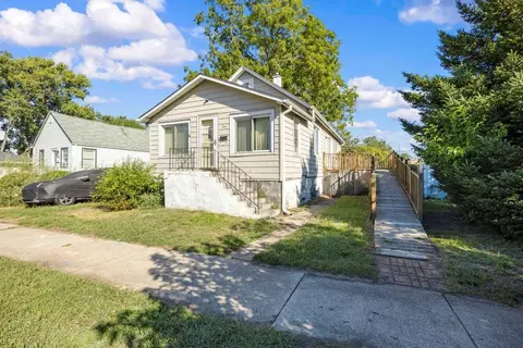 1241 172nd St, Hammond, IN 46324