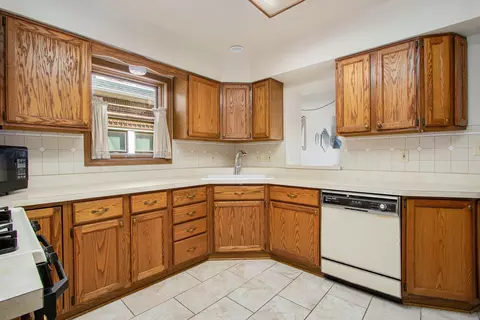 1529 Warwick Ave, Whiting, IN 46394 photo 8