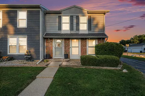 3912 Campbell St, Valparaiso, IN 46385