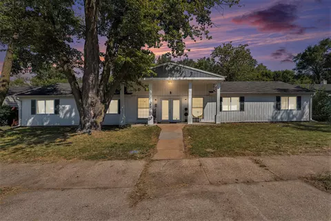 1740 Central Dr, Gary, IN 46407