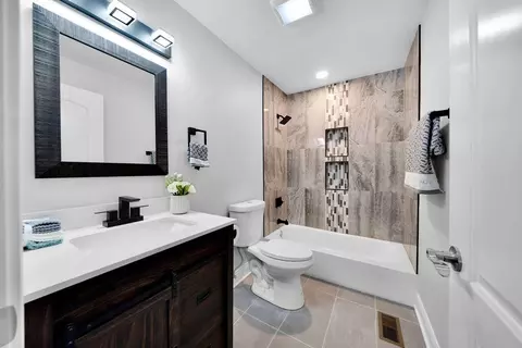 Bath - 1297 W 17th Ave, Gary, IN 46407 photo 1 of 2