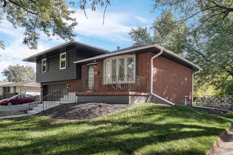 1395 Ralston St, Gary, IN 46406 photo 2