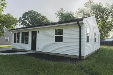 719 Imperial Rd, Valparaiso, IN 46385