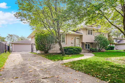 9437 Oriole Dr, Munster, IN 46321 photo 2