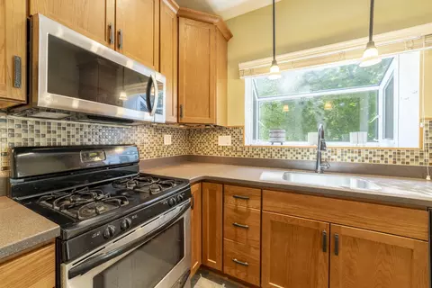 Kitchen - 7220 Hohman Ave, Hammond, IN 46324 photo 4 of 5