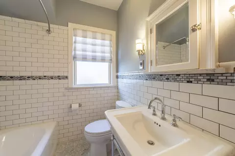 Bath - 7220 Hohman Ave, Hammond, IN 46324 photo 5 of 6