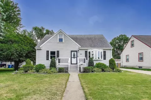 3536 Franklin St, Highland, IN 46322