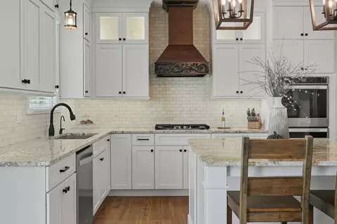 Kitchen - 13020 Red Lily Way, Saint John, IN 46373 photo 6 of 7