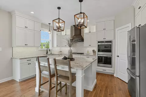 Kitchen - 13020 Red Lily Way, Saint John, IN 46373 photo 5 of 7