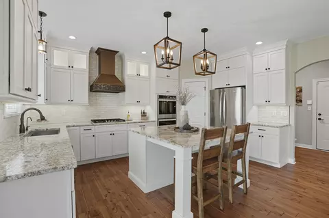 Kitchen - 13020 Red Lily Way, Saint John, IN 46373 photo 4 of 7
