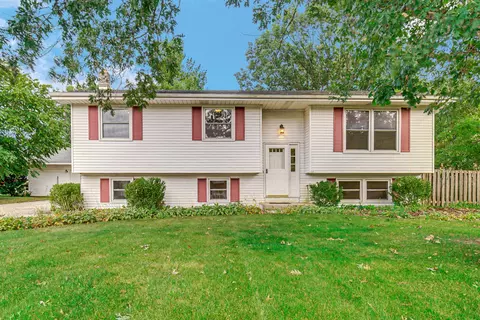 10447 N 477, De Motte, IN 46310