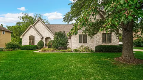 2403 Inverness Dr, Valparaiso, IN 46383