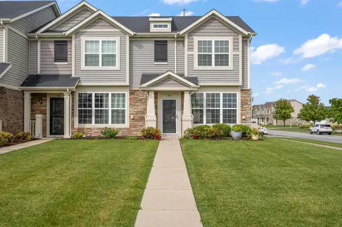 Exterior - 970 E 114th Pl, Crown Point, IN 46307 photo 1 of 8