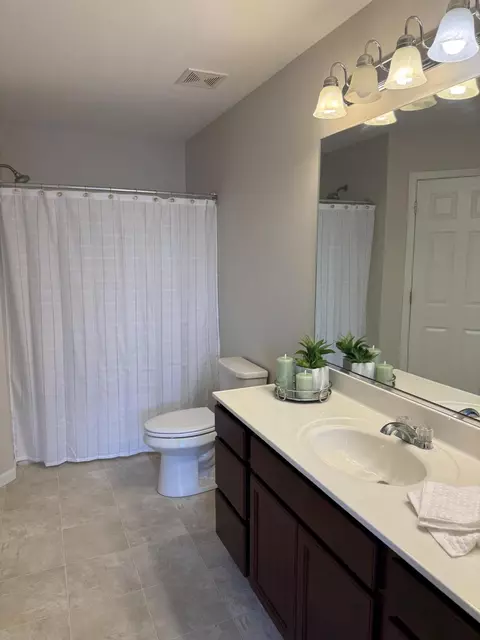 Bath - 970 E 114th Pl, Crown Point, IN 46307 photo 2 of 3
