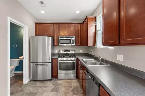 Kitchen - 970 E 114th Pl, Crown Point, IN 46307 photo 2 of 2