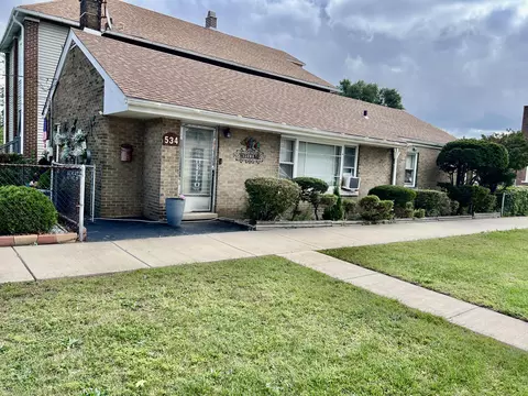 534 Penrhyn Pl, East Chicago, IN 46312