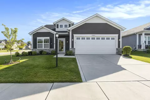 2506 Clear Brook Dr, Valparaiso, IN 46385