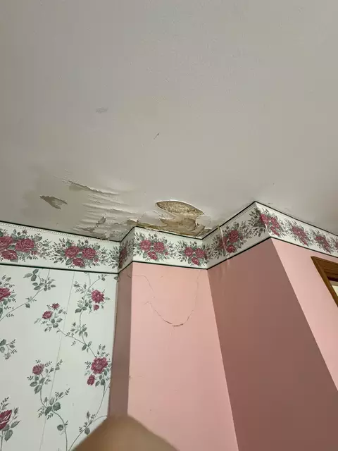 Bath - 219 S Broad St, Griffith, IN 46319 photo 2 of 5