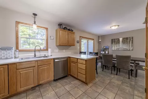 915 Quail Ridge Dr, Porter, IN 46304 photo 8