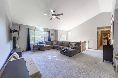915 Quail Ridge Dr, Porter, IN 46304 photo 6