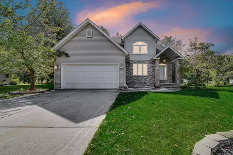 736 Cinnamon Teal Ct, Hobart, IN 46342