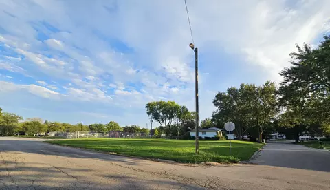 7011 Tyler Ct, Merrillville, IN 46410