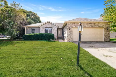 2706 Baldwin Ct, Valparaiso, IN 46383