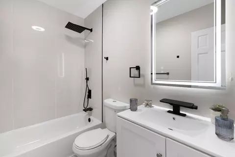Bath - 953 Colfax St, Gary, IN 46406 photo 2 of 3
