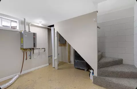 Entry Way - 953 Colfax St, Gary, IN 46406 photo 1 of 2