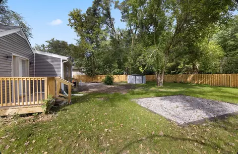 Exterior - 953 Colfax St, Gary, IN 46406 photo 6 of 7