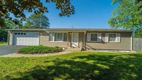 654 Nome Rd, Valparaiso, IN 46385