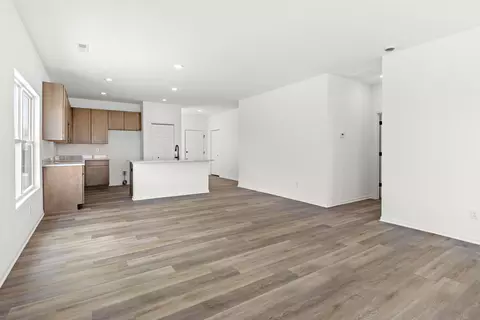 Living - 6480 E 103rd Ave, Crown Point, IN 46307 photo 2 of 3