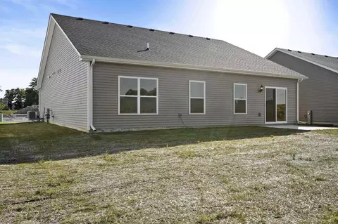 Exterior - 6530 E 103rd Ave, Crown Point, IN 46307 photo 6 of 6
