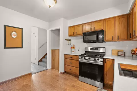 Kitchen - 10446 N 500, De Motte, IN 46310 photo 3 of 3