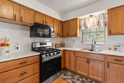 Kitchen - 10446 N 500, De Motte, IN 46310 photo 1 of 3