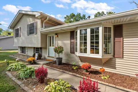 Exterior - 10446 N 500, De Motte, IN 46310 photo 11 of 14