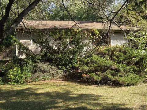 83 Kaper Ln, Valparaiso, IN 46383